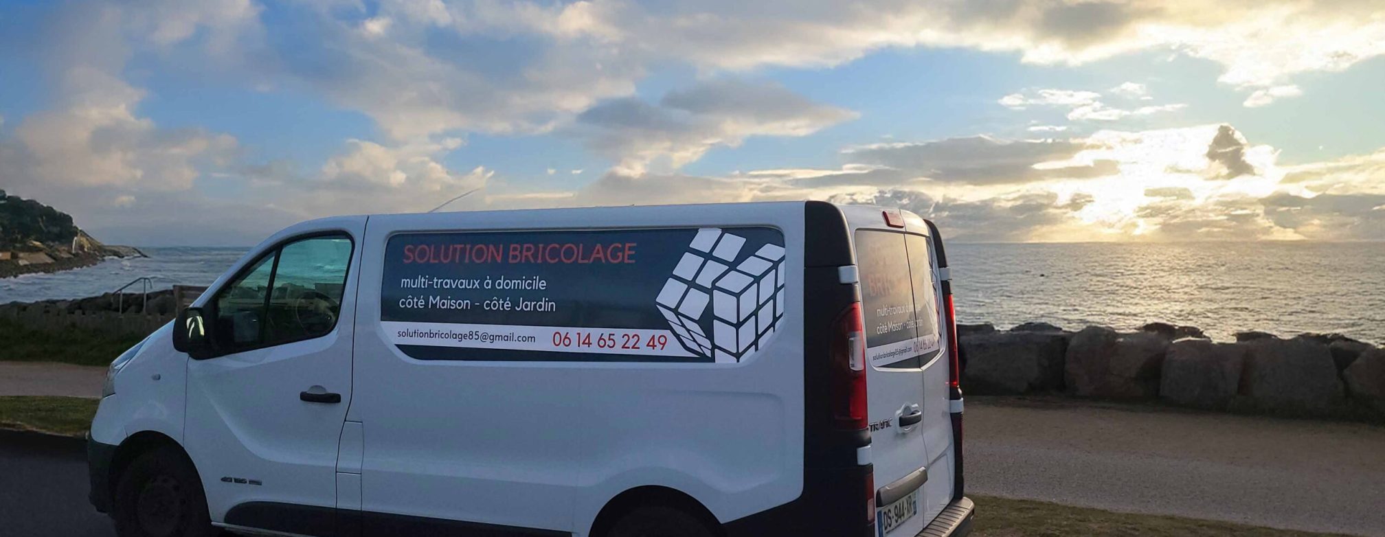 accueil-02 Véhicule de service Solution Bricolage, travaux à domicile côté maison et jardin
